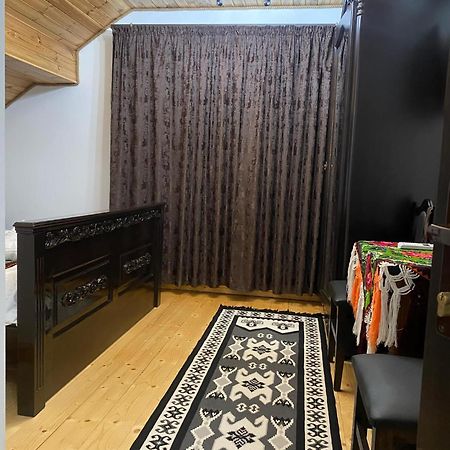 Acasa La Tulucu Hotell Bîrsana Eksteriør bilde